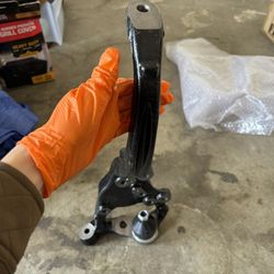 2012- 2021 Front Right Steering Knuckle For A Chrysler 300 Dodge Challenger Charger