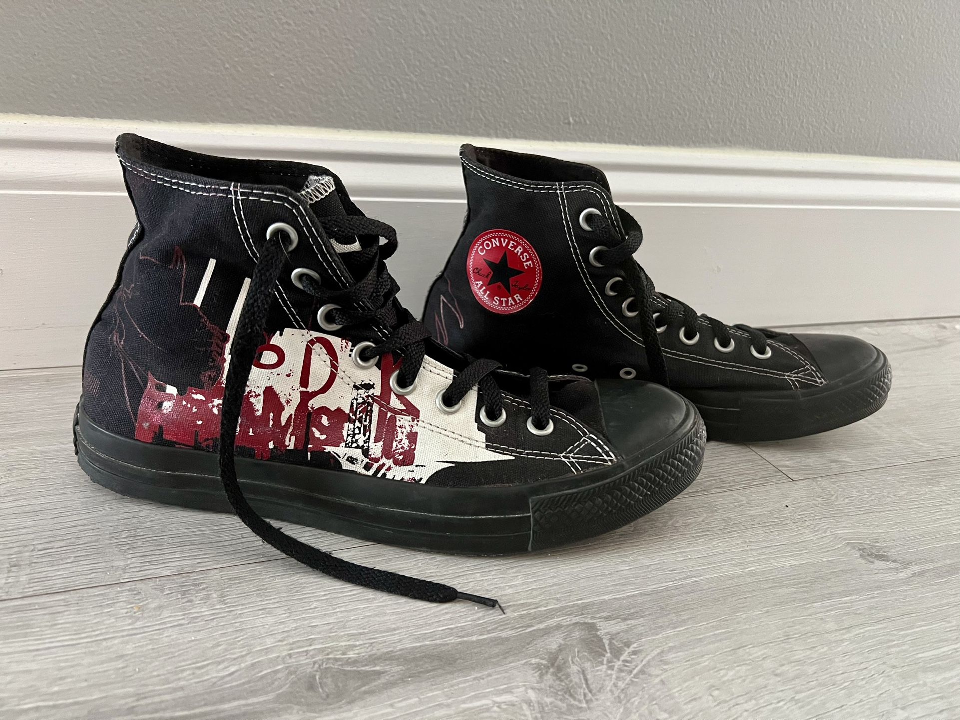 Batman Converse Men’s 8 Women’s 10