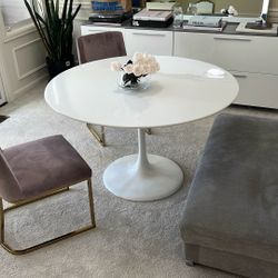 circle mid century modern dinner table