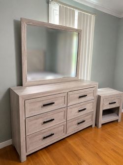 Bedroom set