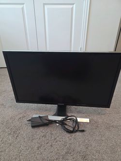 Monitor : Samsung U28E590D 4K UHD 28 inches