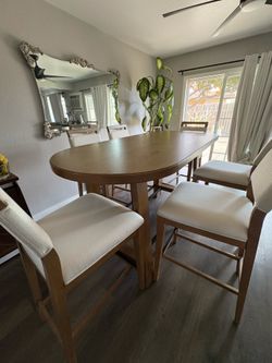 Good as New Dinning Table