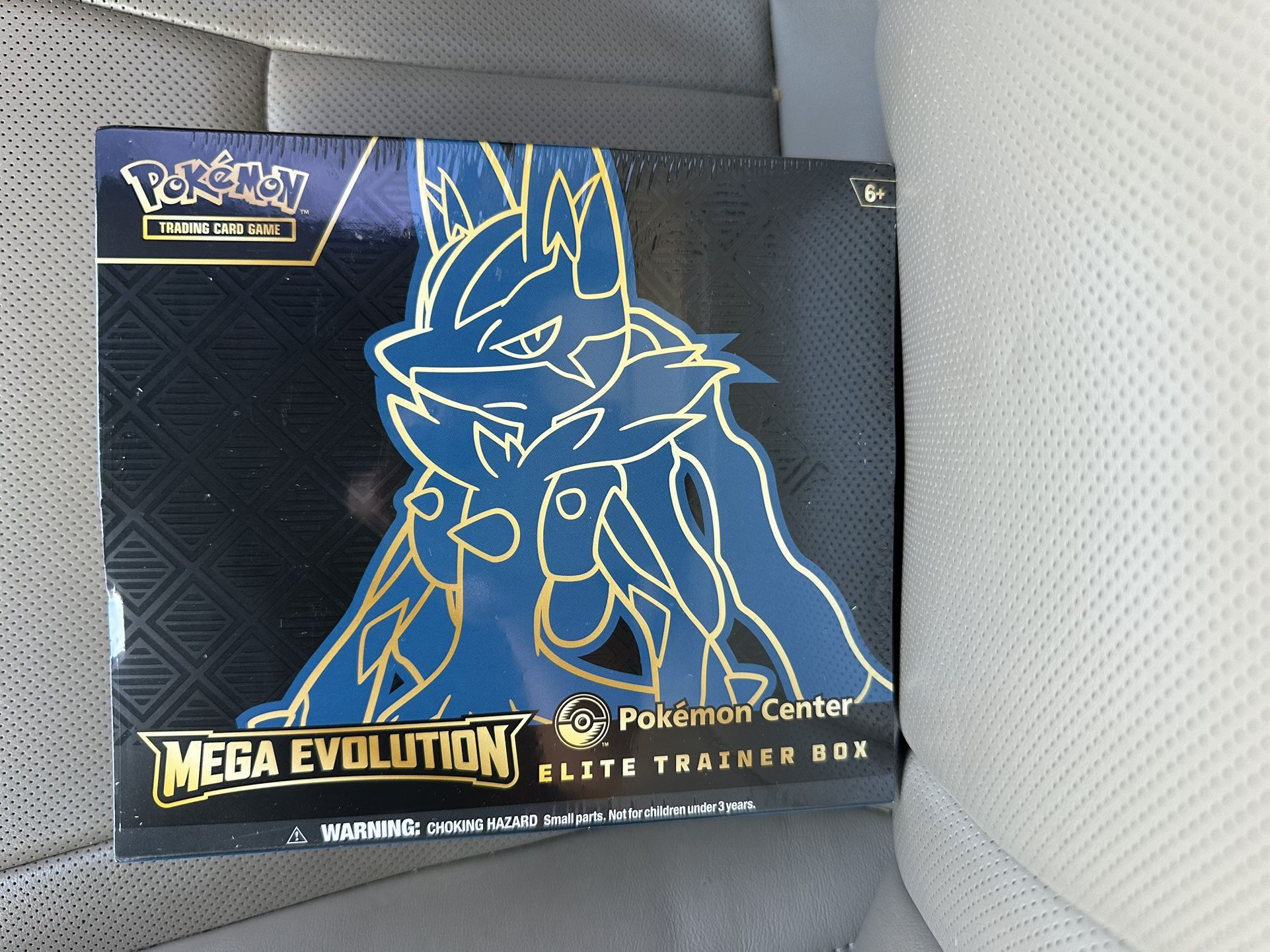Mega Lucario And Gardevoir Pokemon Center Etbs
