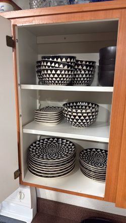 Thyme and table glassware