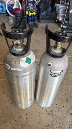 CO2/Air tanks