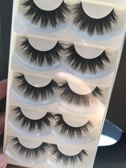 Doll lashes