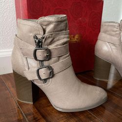 Stacked Heel Double Buckle Ankle Booties size 8