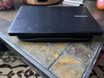 Laptop 2012 Samsung NP365e5c-s05us