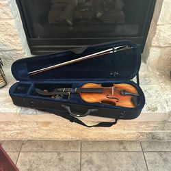 A14 Core Academy Violin with Bow and Case Year: 2022 Full size: 4/4 Retails for about $525