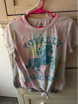 Girls shirt size M
