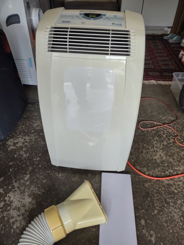 Delonghi 12000 BTU Portable AC