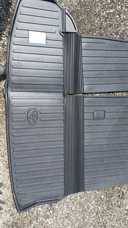 Toyota Highlander Cargo Liner 2014