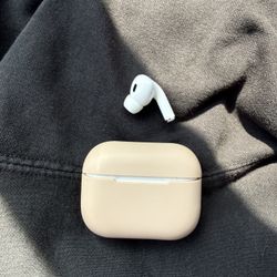 Right AirPod And Case 