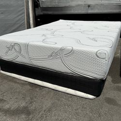 King Size Mattress and Box Spring Memory Foam Gel