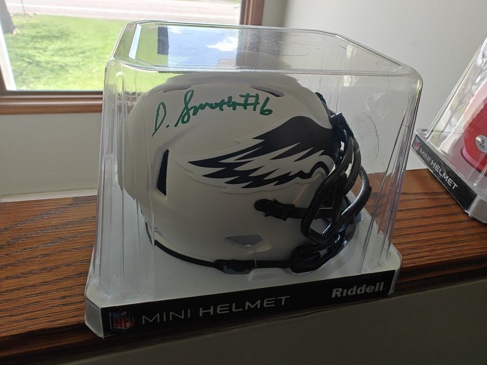 Devonta Smith Signed Mini Helmet With COA