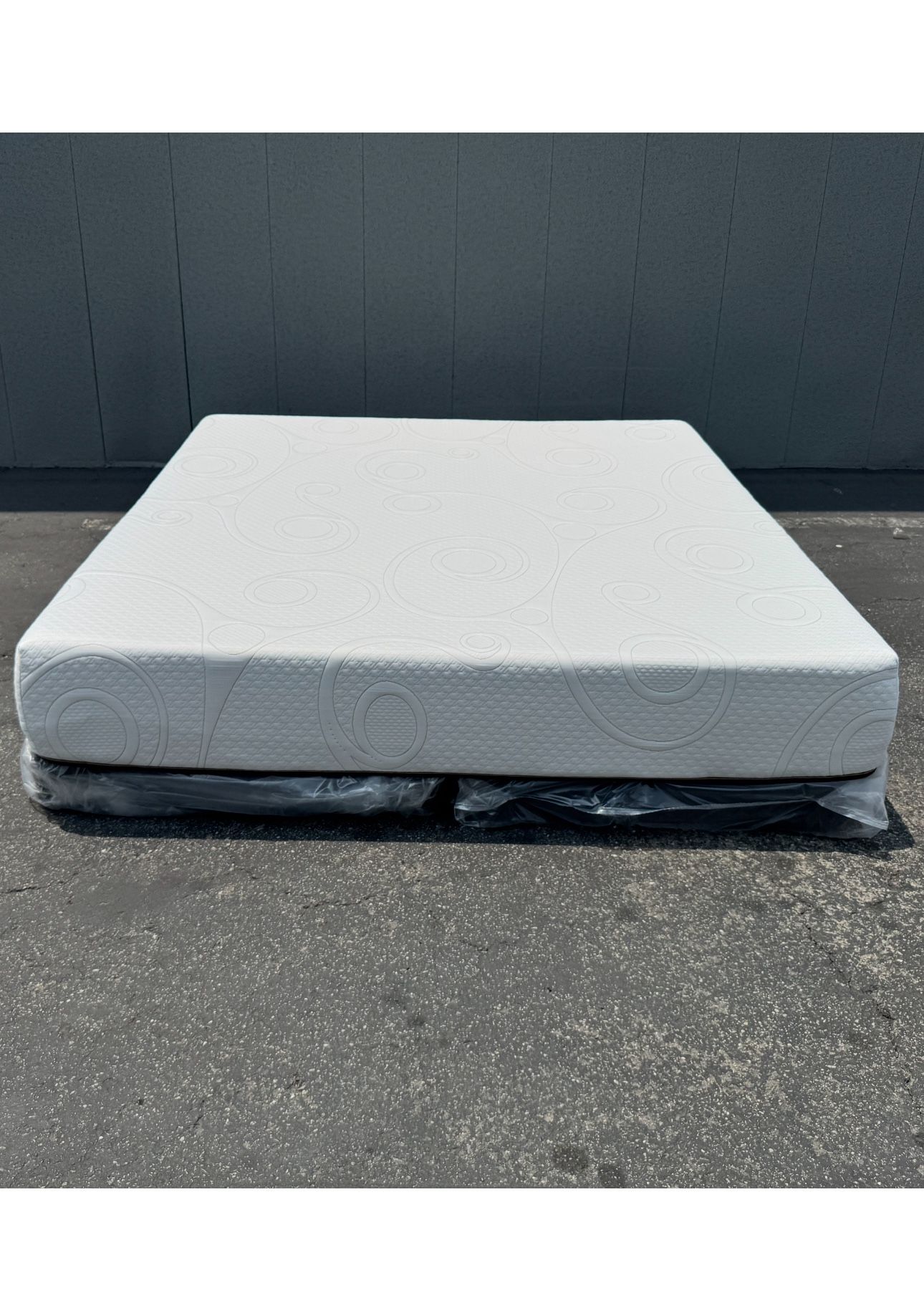 King Size Mattress And Box Springs New