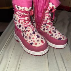 Girls Size 8 Snow Boots 