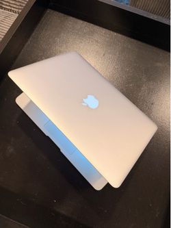 Mac book air 128 gb 5th gen