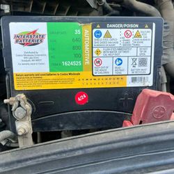 And Good Condition Interstate Car Battery 100% Chargeo 