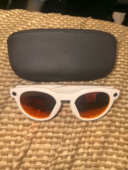 Meta glasses