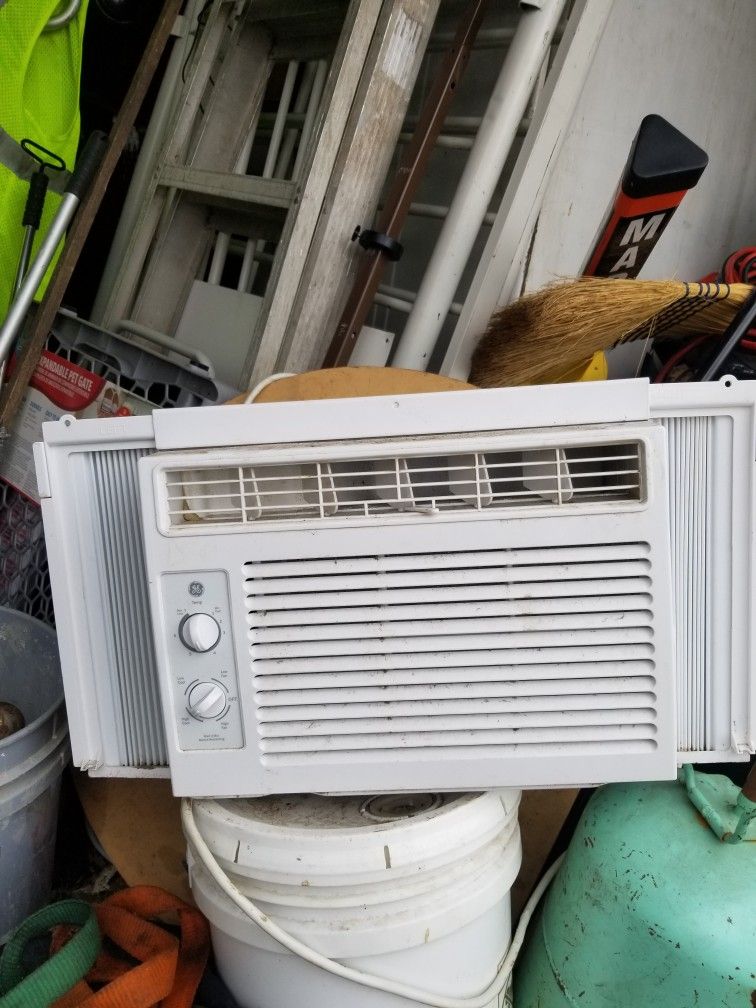 Window AC unit