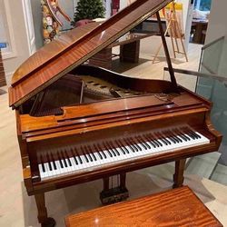 Steinway & Sons Baby Grand Piano In Excellent Condition Going For Free