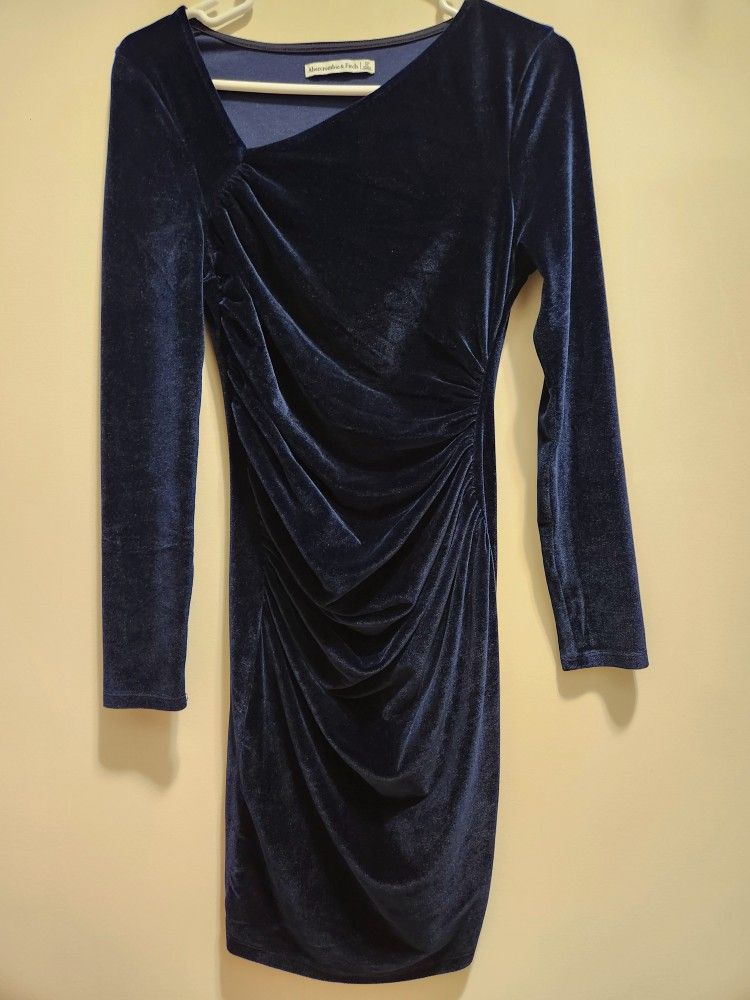 Abercrombie & Fitch long sleeve asymmetrical velvet dress. Navy, size small Petite