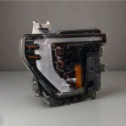 2024-2026 GMC SIERRA 2500 LED RIGHT HEADLIGHT USED OEM CHROME (contact info removed)5 Complete