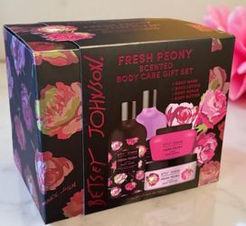 🎀Betsy johnson body Care Gift Set✨