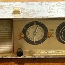 READ 1st - Vintage 60's Sears Silvertone Clock / Radio