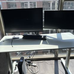 2 Gaming Monitors, Monitor arm stand