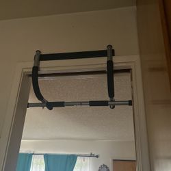 Door Pull Up Bar