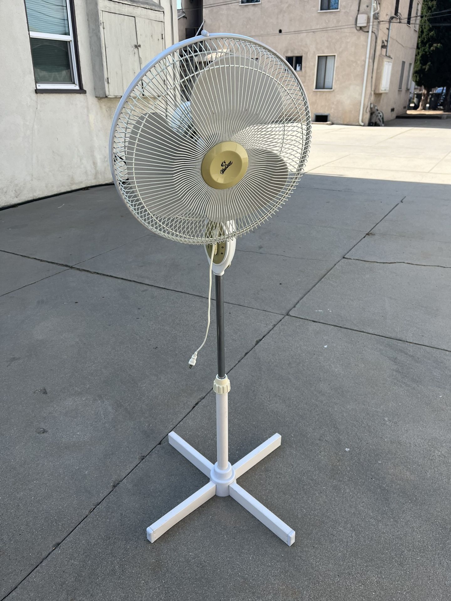 Standing Oscillating Fan Rotating Air Circulation Cooling
