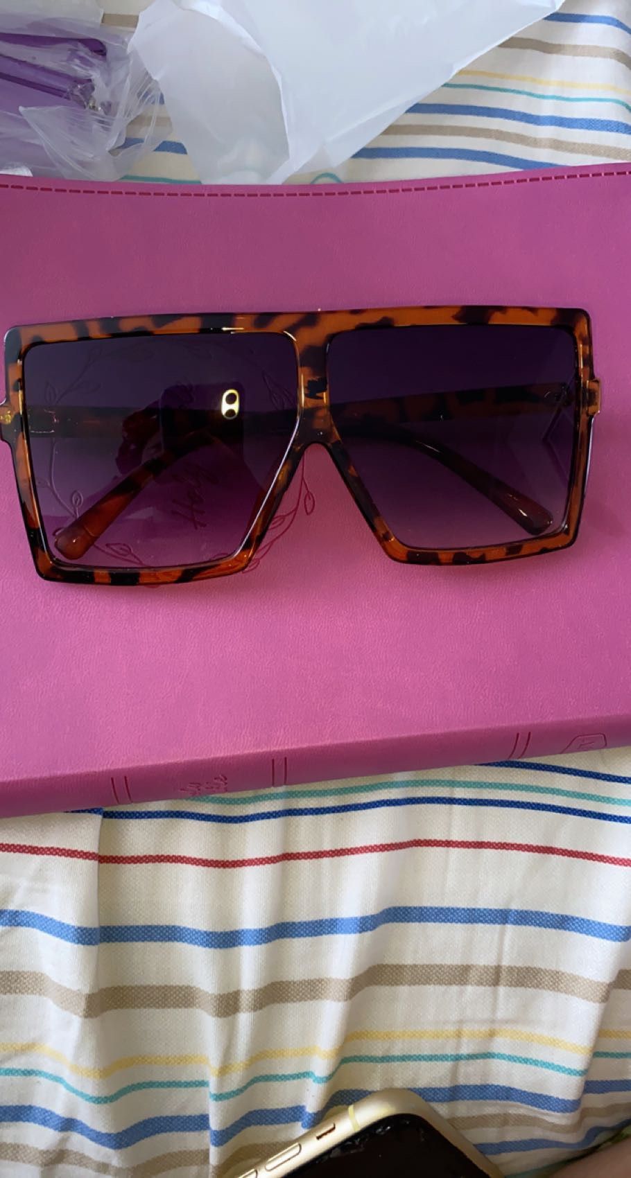 OVERSIZED WOMENS SUNGLASSES