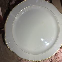 Syracuse Vintage Ivory Gold Trimming China