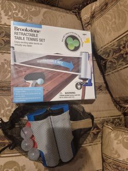 Retractable table tennis set with glow in the dark balls