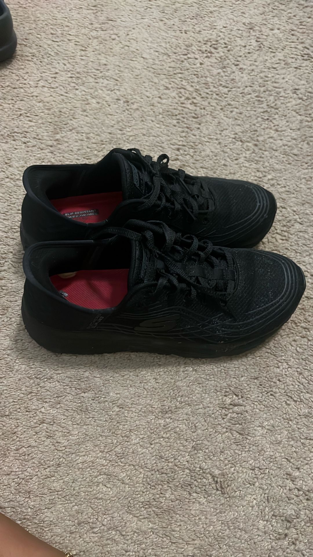 Slip resistant work shoes