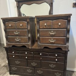 Vintage Matching Dresser Stands & Mirror