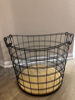Metal Blanket Basket