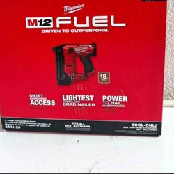 Milwaukee M12 Fuel 18 G Nail Gun