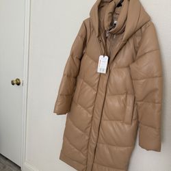 Abercrombie Women’s Vegan Leather Puffer