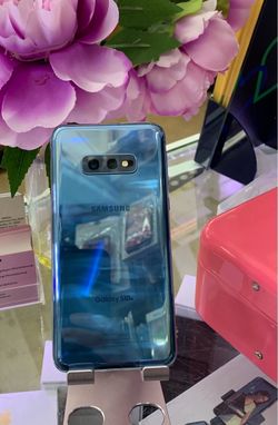 Unlocked - Samsung Galaxy S10e 128 Gb and clean imei