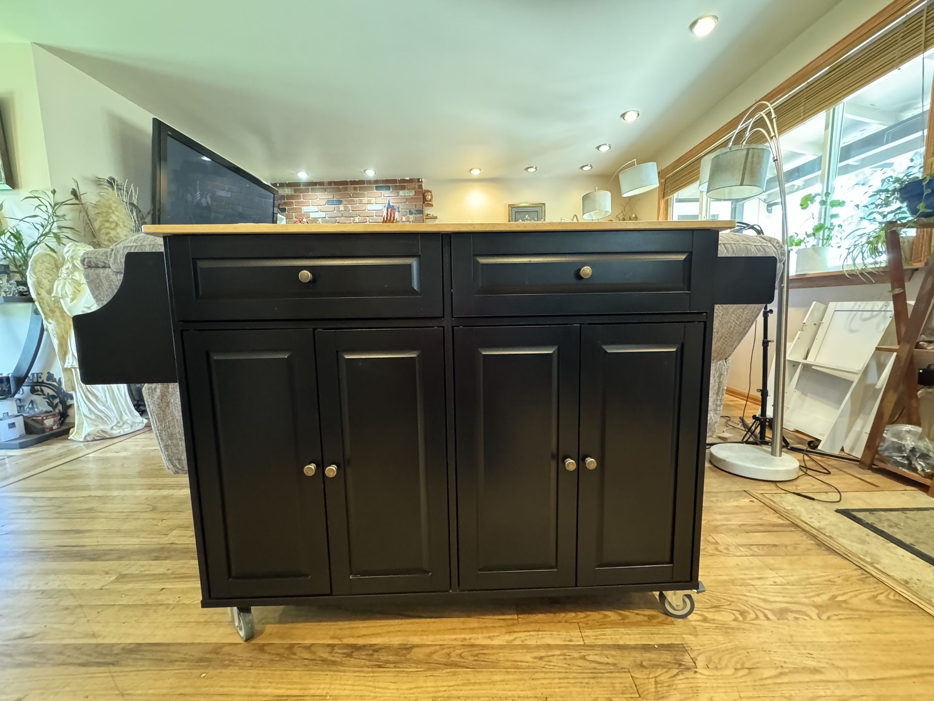 Kitchen island cart ( Extra Counter Space).
