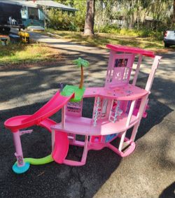 Barbie dream house