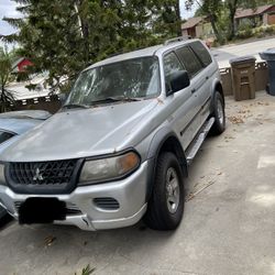 2002 Mitsubishi Montero