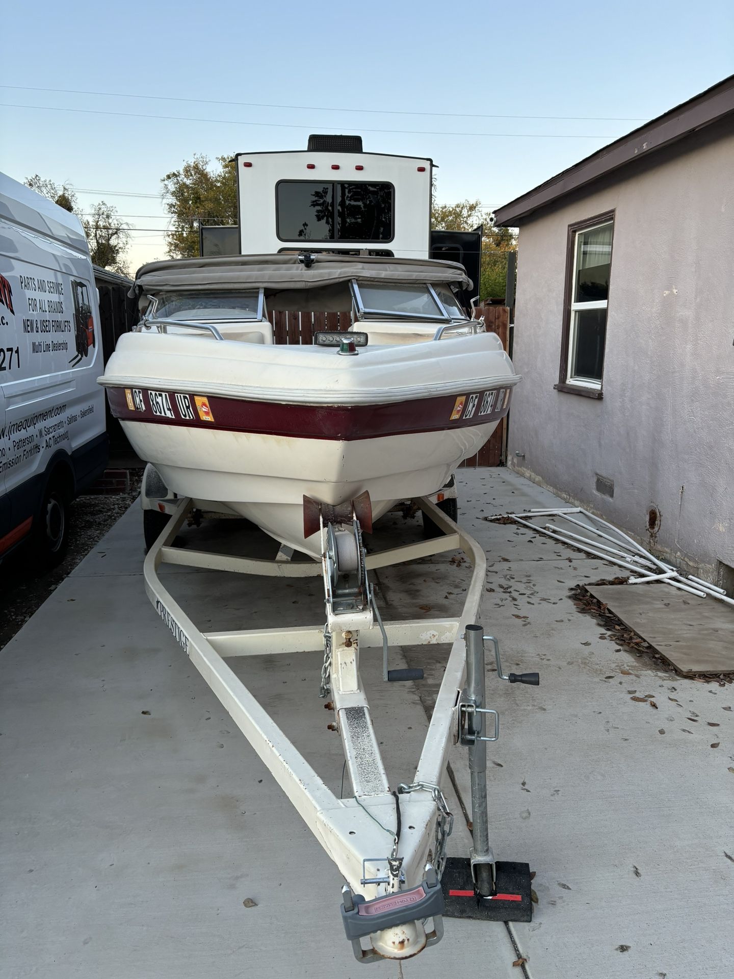 Caravelle 18 Ft Boat