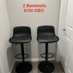 2 bar stools