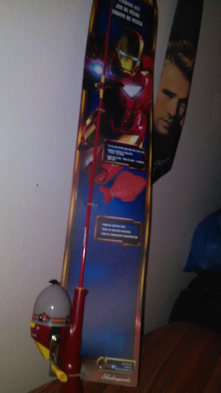 Brand New NEVER USED IRON MAN SHAKESPEARE PUSH BUTTON FISHING POLE