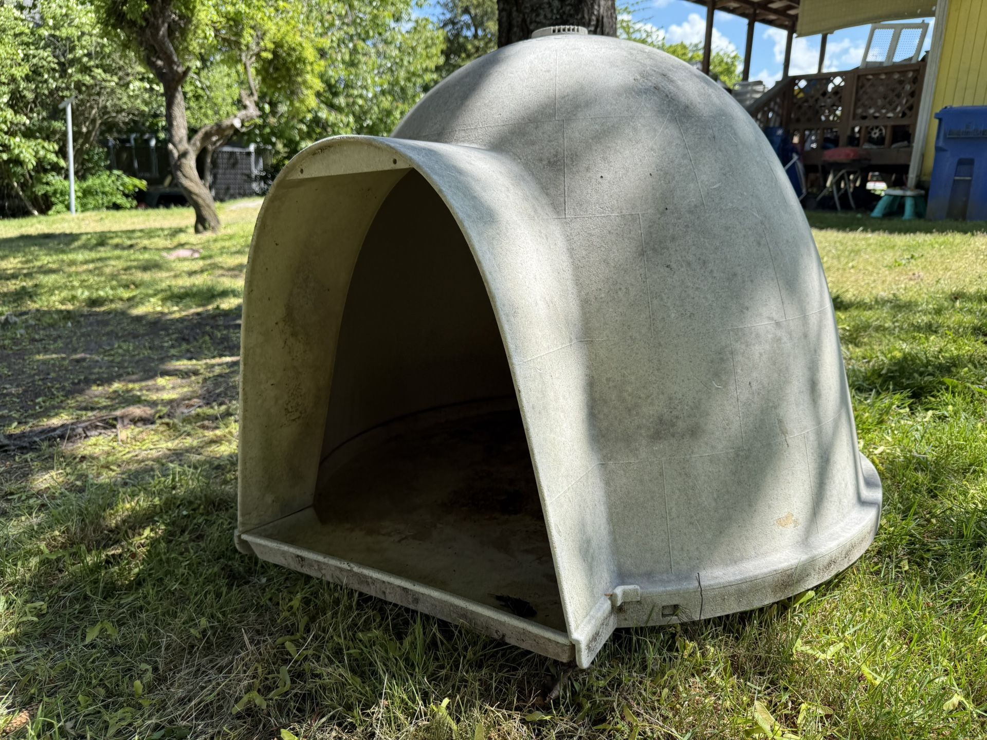 Igloo Dog house *Large*