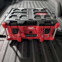 Milwaukee Packout Large Tool Box (NEW)